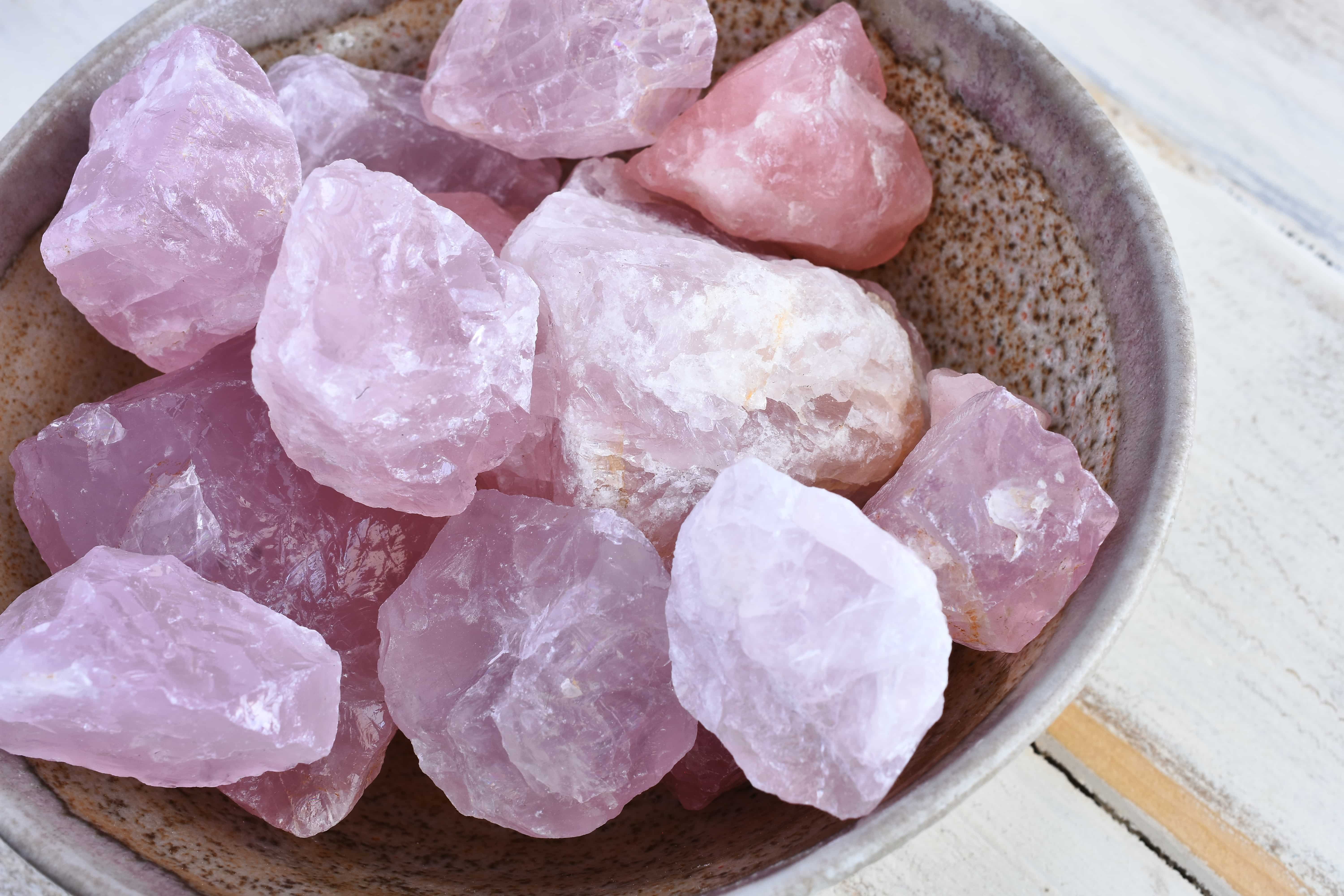 quartz-rose-une-magnifique-pierre-paix-amour
